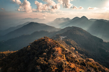 纯电动面包车价格(吉利纯电动面包车价格)